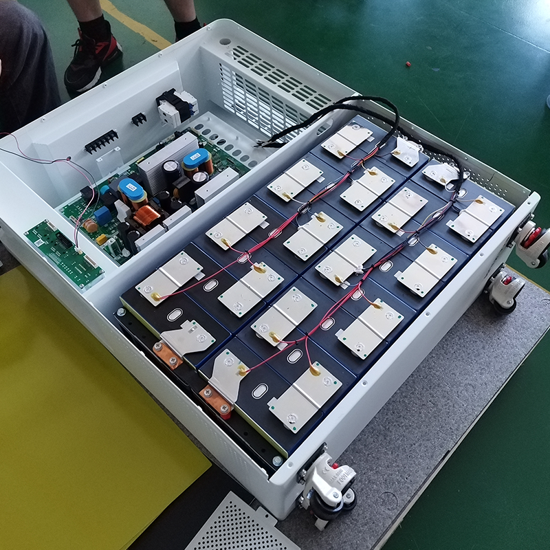 51.2V 314Ah LiFePO4 Battery with 5kW Hybrid Inverter - Image 5